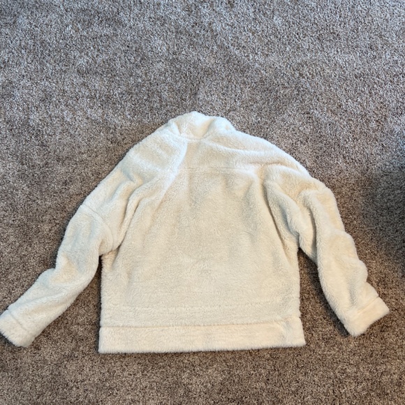 Zip up - Picture 3 of 4